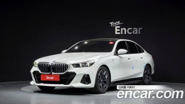 BMW 5 Series — фото 1