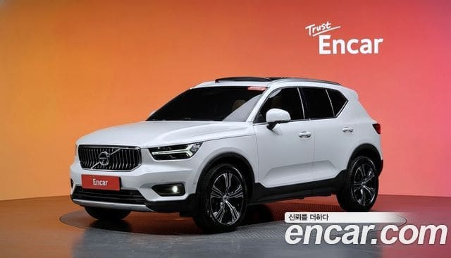 Volvo XC40 — фото 1