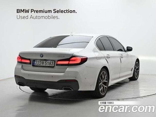 BMW 5 Series — фото 1