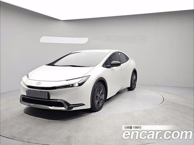 Toyota Prius — фото 1