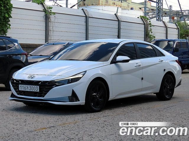 Hyundai Avante — фото 1