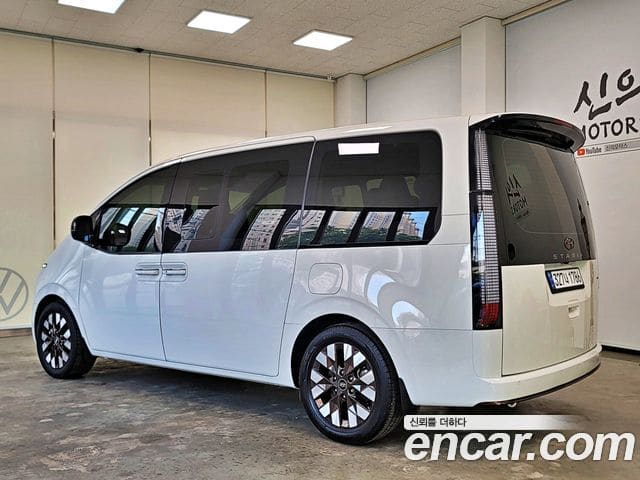 Hyundai Staria — фото 1