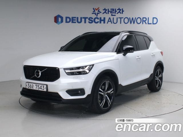 Volvo XC40 — фото 1