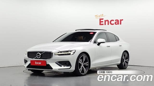 Volvo S60 — фото 1