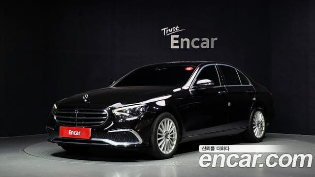 Mercedes-Benz E-Class — фото 1