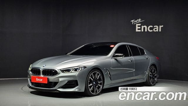 BMW 8 Series — фото 1