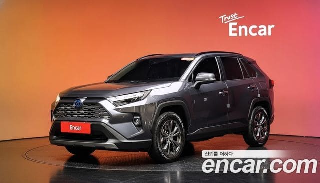 Toyota RAV4 — фото 1