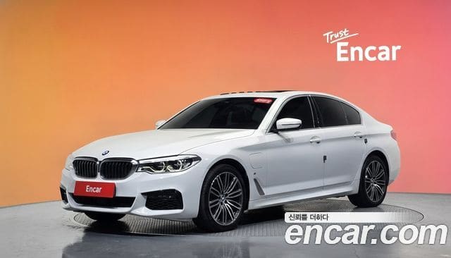 BMW 5 Series — фото 1