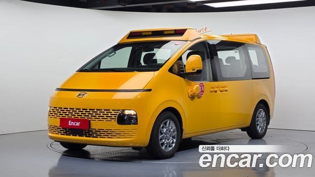 Hyundai Staria — фото 1