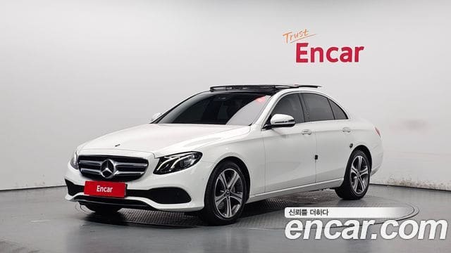 Mercedes-Benz E-Class — фото 1