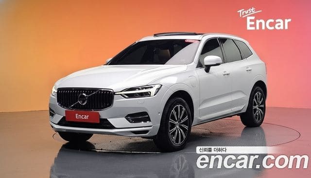 Volvo XC60 — фото 1
