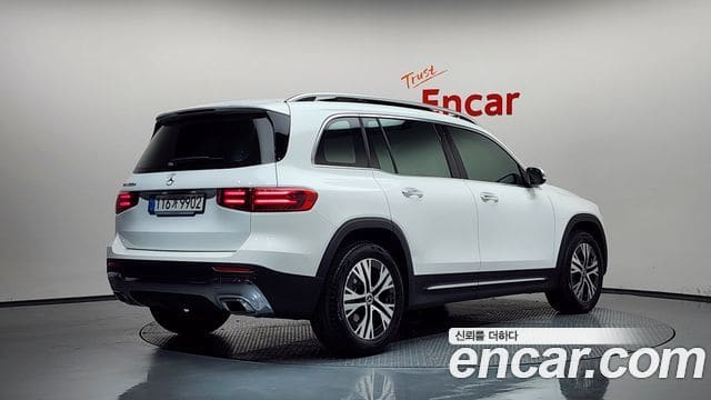 Mercedes-Benz GLB-Class — фото 1