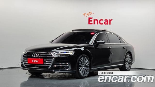 Audi A8 — фото 1