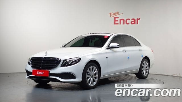 Mercedes-Benz E-Class — фото 1