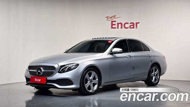 Mercedes-Benz E-Class — фото 1
