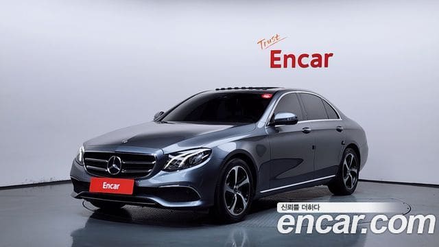 Mercedes-Benz E-Class — фото 1