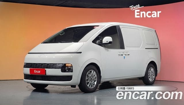Hyundai Staria — фото 1