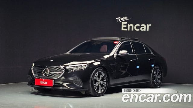 Mercedes-Benz E-Class — фото 1