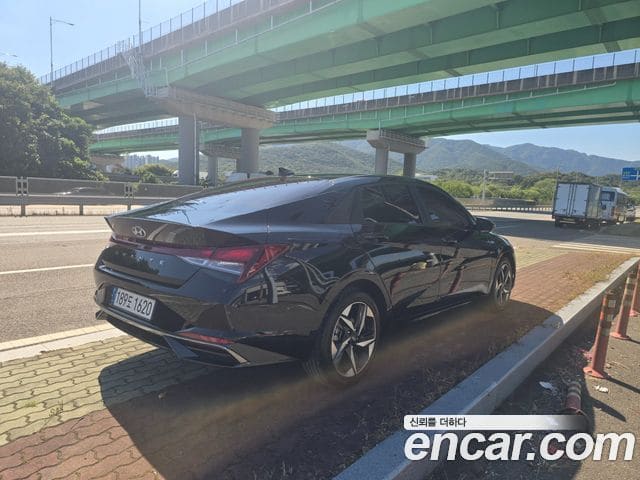 Hyundai Avante — фото 1