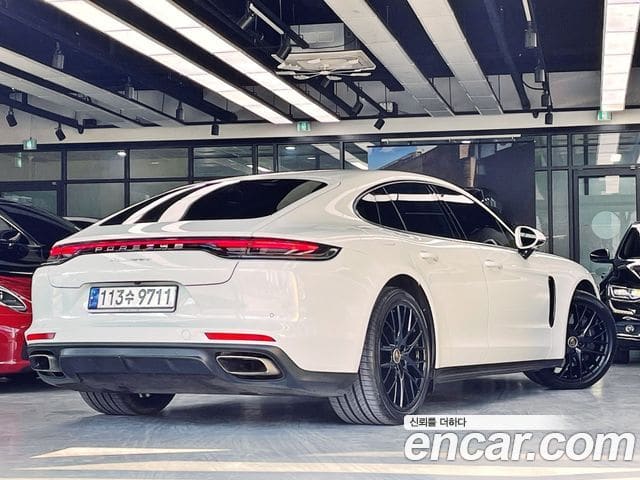 Porsche Panamera — фото 1
