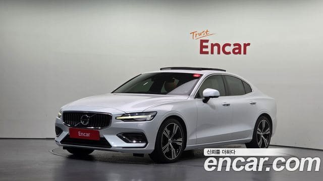 Volvo S60 — фото 1