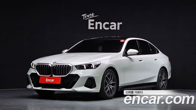 BMW 5 Series — фото 1