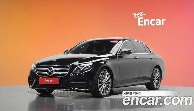 Mercedes-Benz E-Class — фото 1