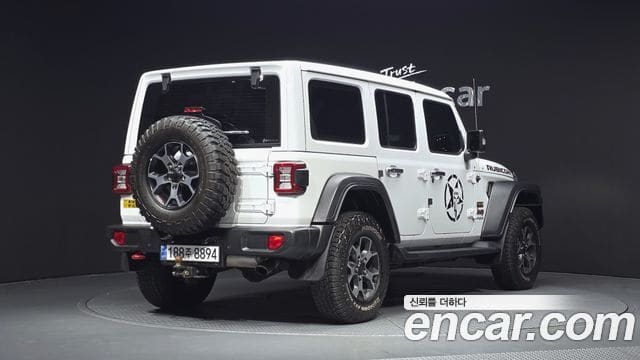 Jeep Wrangler — фото 1