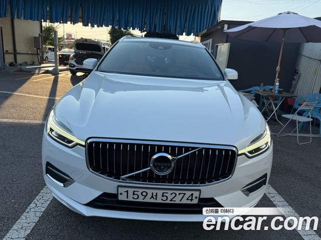 Volvo XC60 — фото 1