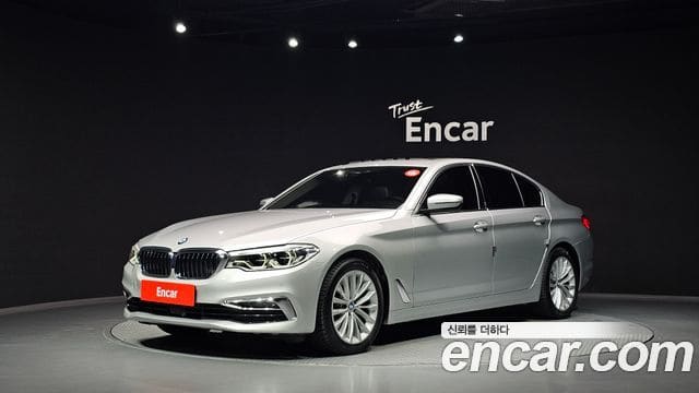 BMW 5 Series — фото 1