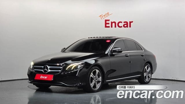 Mercedes-Benz E-Class — фото 1