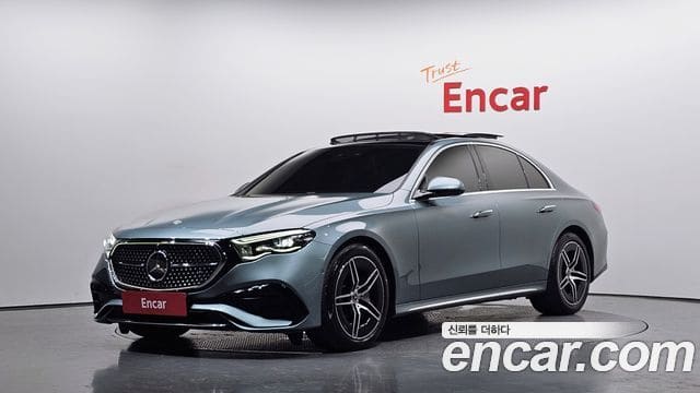 Mercedes-Benz E-Class — фото 1