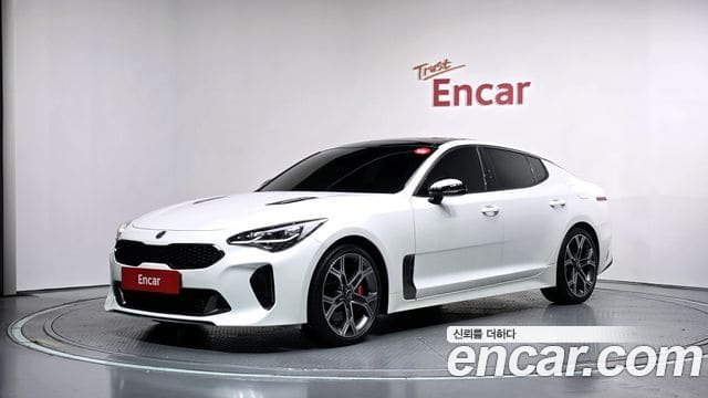 Kia Stinger — фото 1