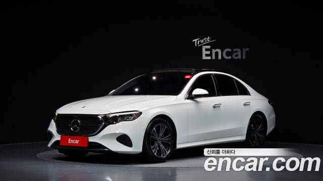 Mercedes-Benz E-Class — фото 1