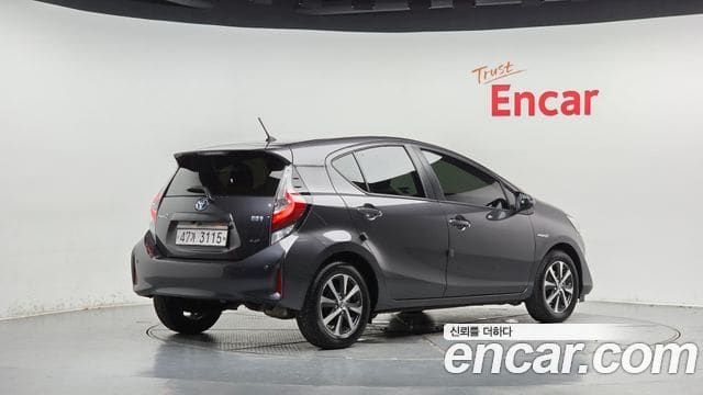 Toyota Prius C — фото 1