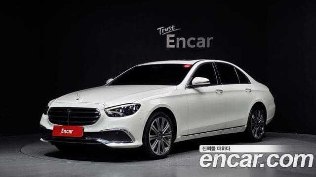 Mercedes-Benz E-Class — фото 1