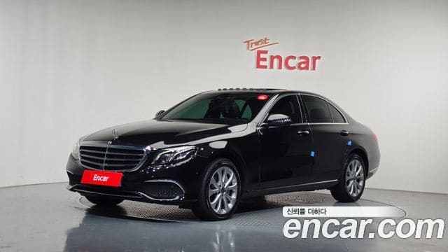 Mercedes-Benz E-Class — фото 1