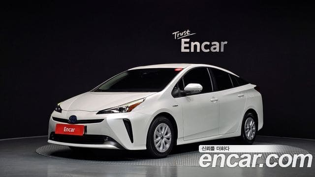 Toyota Prius — фото 1