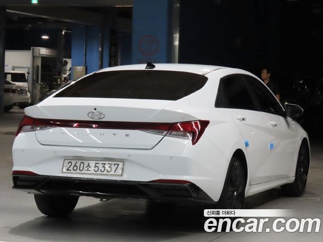 Hyundai Avante — фото 1
