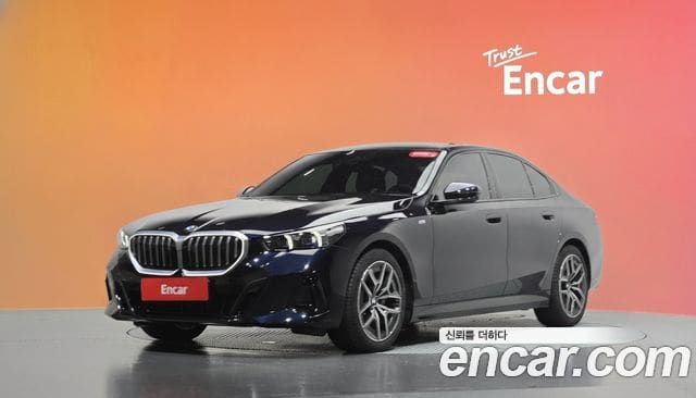 BMW 5 Series — фото 1
