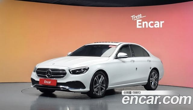 Mercedes-Benz E-Class — фото 1