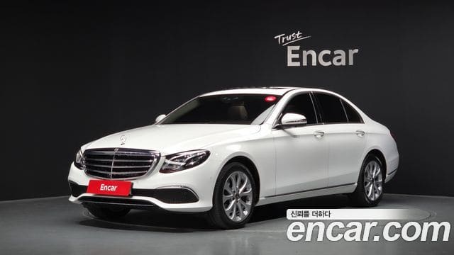 Mercedes-Benz E-Class — фото 1