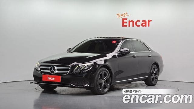 Mercedes-Benz E-Class — фото 1