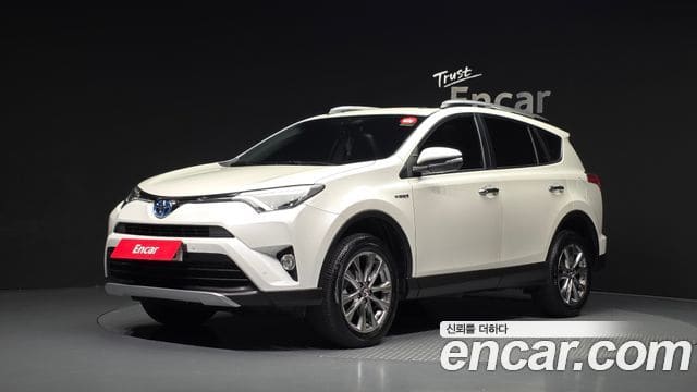 Toyota RAV4 — фото 1