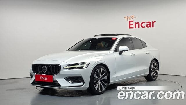 Volvo S60 — фото 1