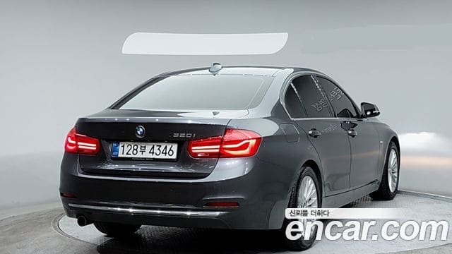 BMW 3 Series — фото 1
