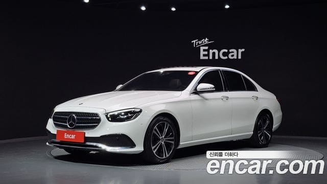 Mercedes-Benz E-Class — фото 1