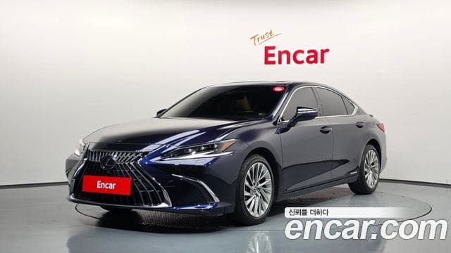 Lexus ES300h — фото 1