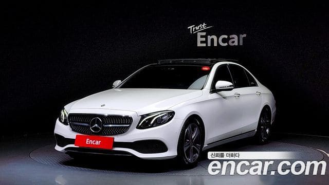 Mercedes-Benz E-Class — фото 1