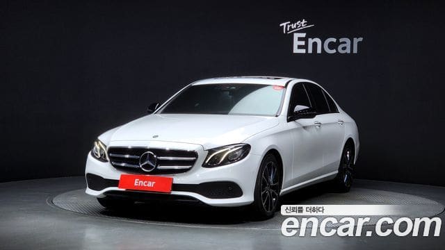 Mercedes-Benz E-Class — фото 1